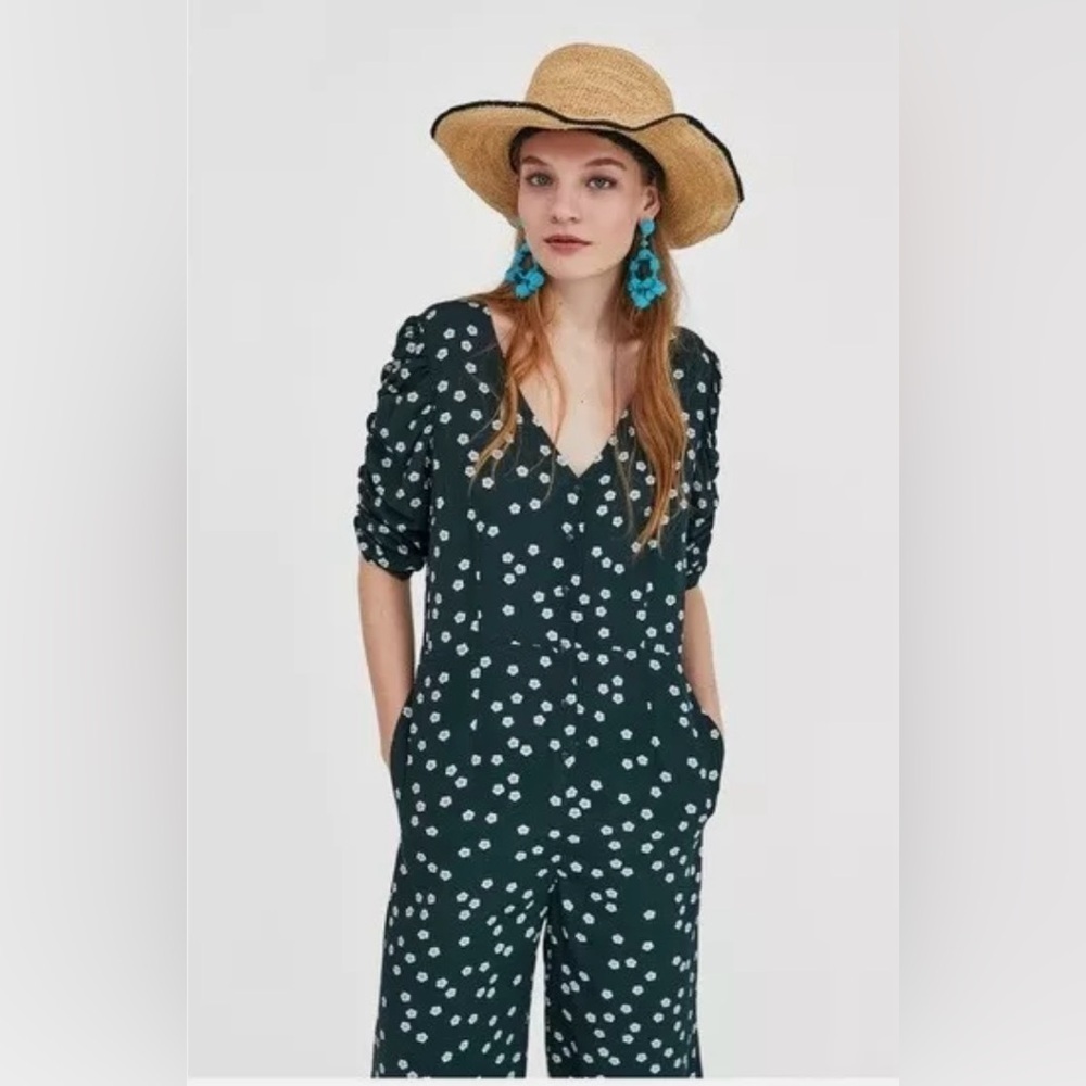 Zara‎ Green and White Floral Button-down Jumpsuit Size Medium
